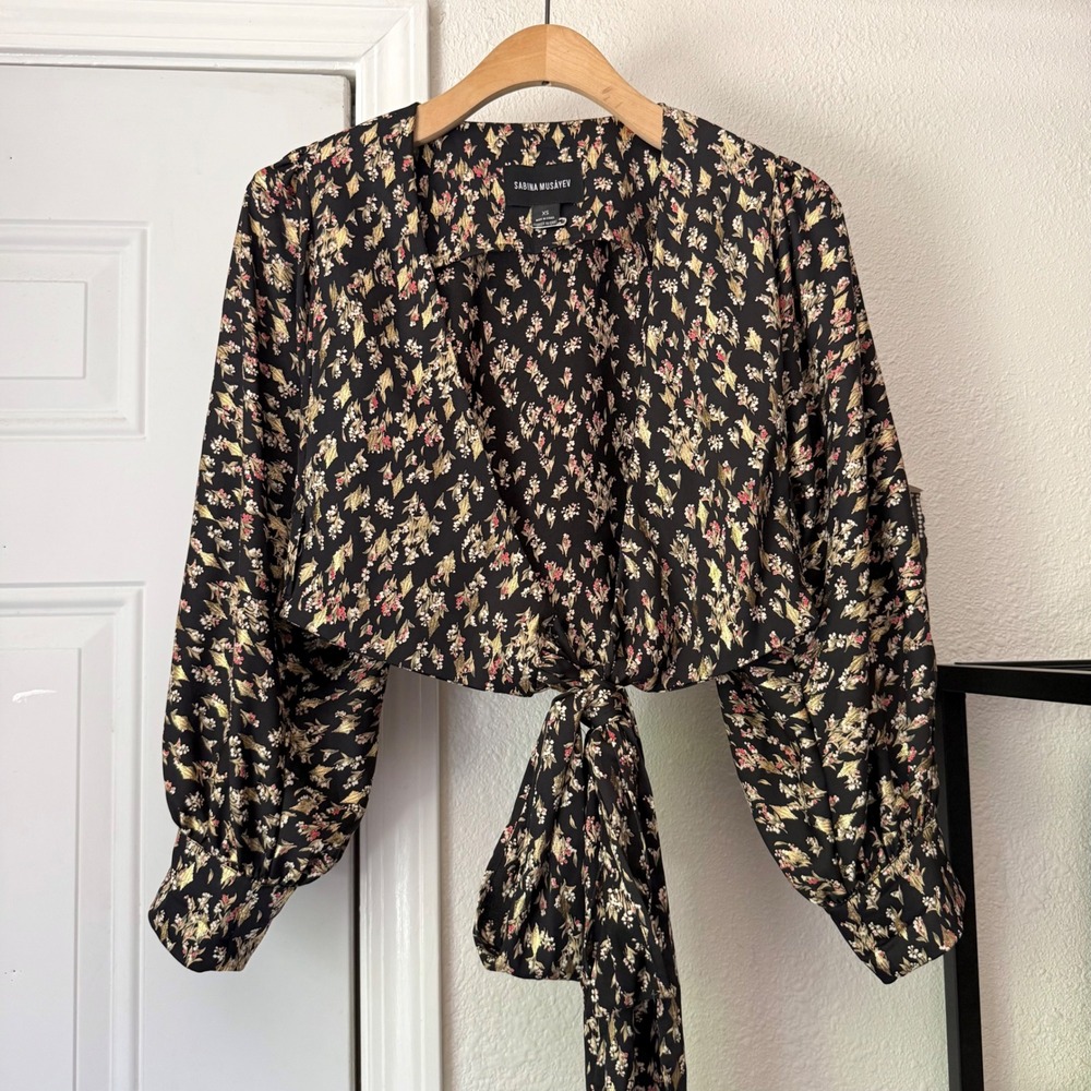 SABINA MUSAYEV black‎ floral puff long sleeve cropped wrap blouse shirt top